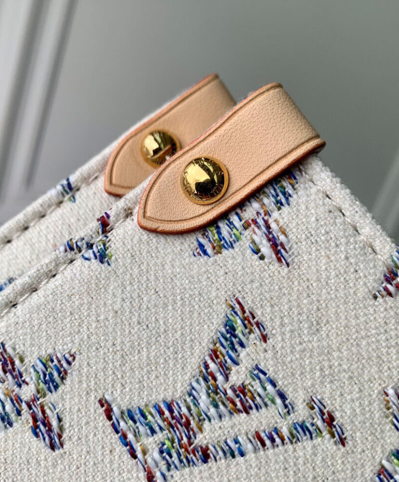 Louis Vuitton OnTheGo MM M24708 Cream